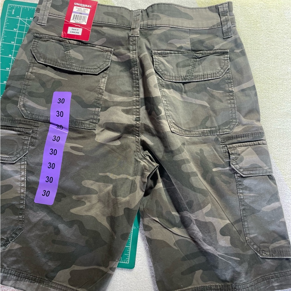 UNIONBAY Green Camouflage Cargo Shorts